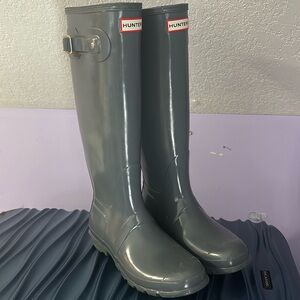 Hunter Rain Boots - Gloss Tall.   Size 8 US.